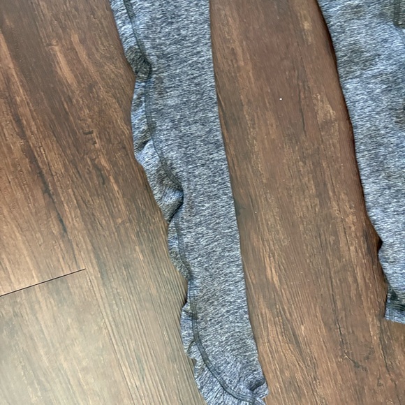 Lululemon Run: Turn Around Tight
Heathered Black - Picture 5 of 10